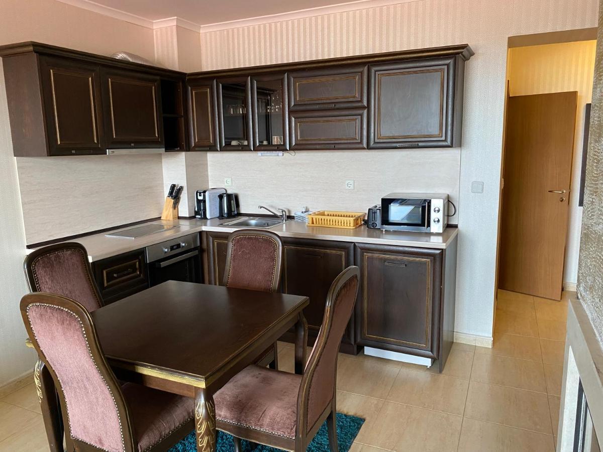 Grandview Apartment Grand Monastery 팜포로보 외부 사진